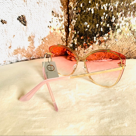 •Bee Chic• Cat Eye Sunnies (Pink Edition) - Picture 2 of 3